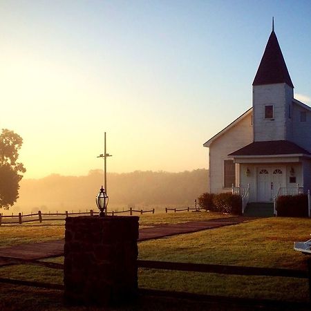 Lone Oak Ranch & Retreat Hotel Gainesville Buitenkant foto