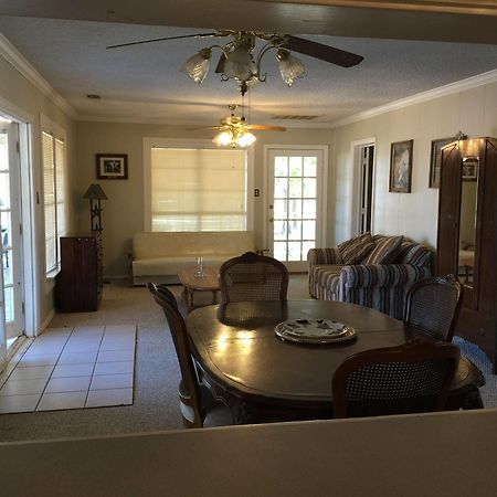 Lone Oak Ranch & Retreat Hotel Gainesville Buitenkant foto