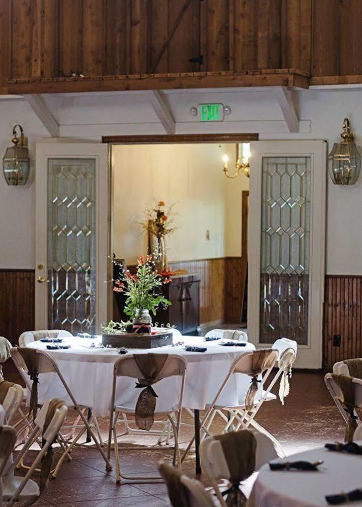 Lone Oak Ranch & Retreat Hotel Gainesville Buitenkant foto
