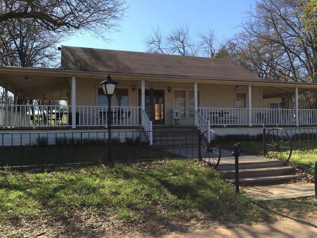 Lone Oak Ranch & Retreat Hotel Gainesville Buitenkant foto