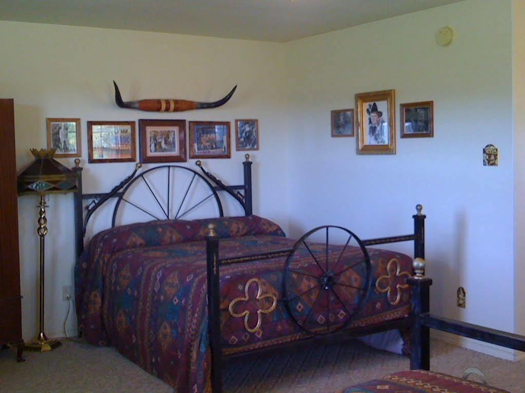 Lone Oak Ranch & Retreat Hotel Gainesville Buitenkant foto
