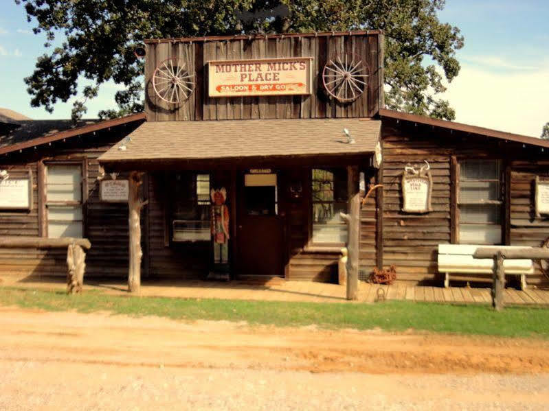 Lone Oak Ranch & Retreat Hotel Gainesville Buitenkant foto