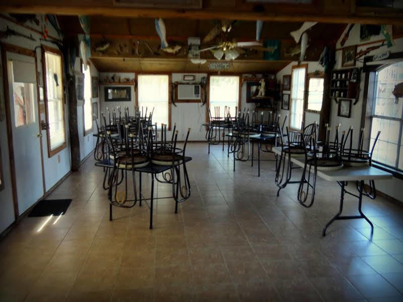 Lone Oak Ranch & Retreat Hotel Gainesville Buitenkant foto